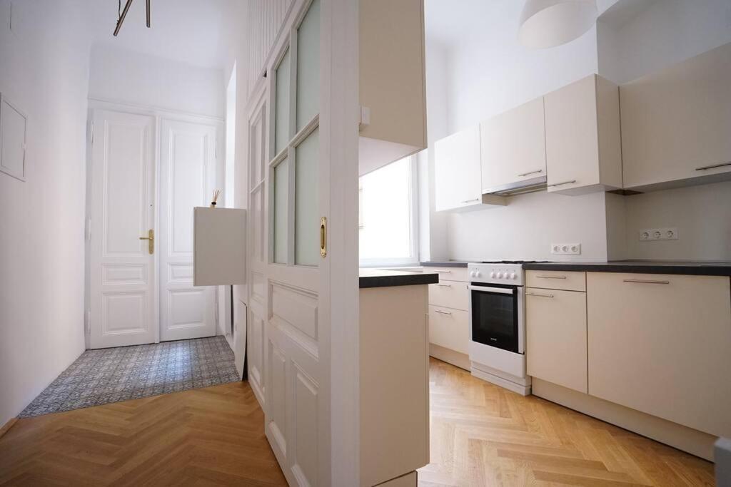 Boutique Suite Near Museum District 비엔나 외부 사진